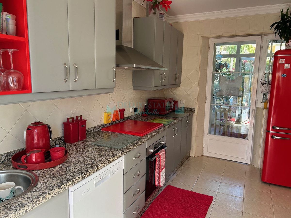 Adosado en venta en Elviria, Marbella Este