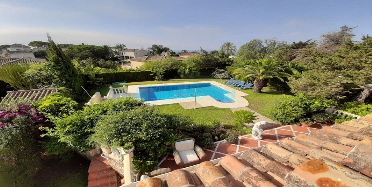 Villa for sale in Marbesa, Marbella East