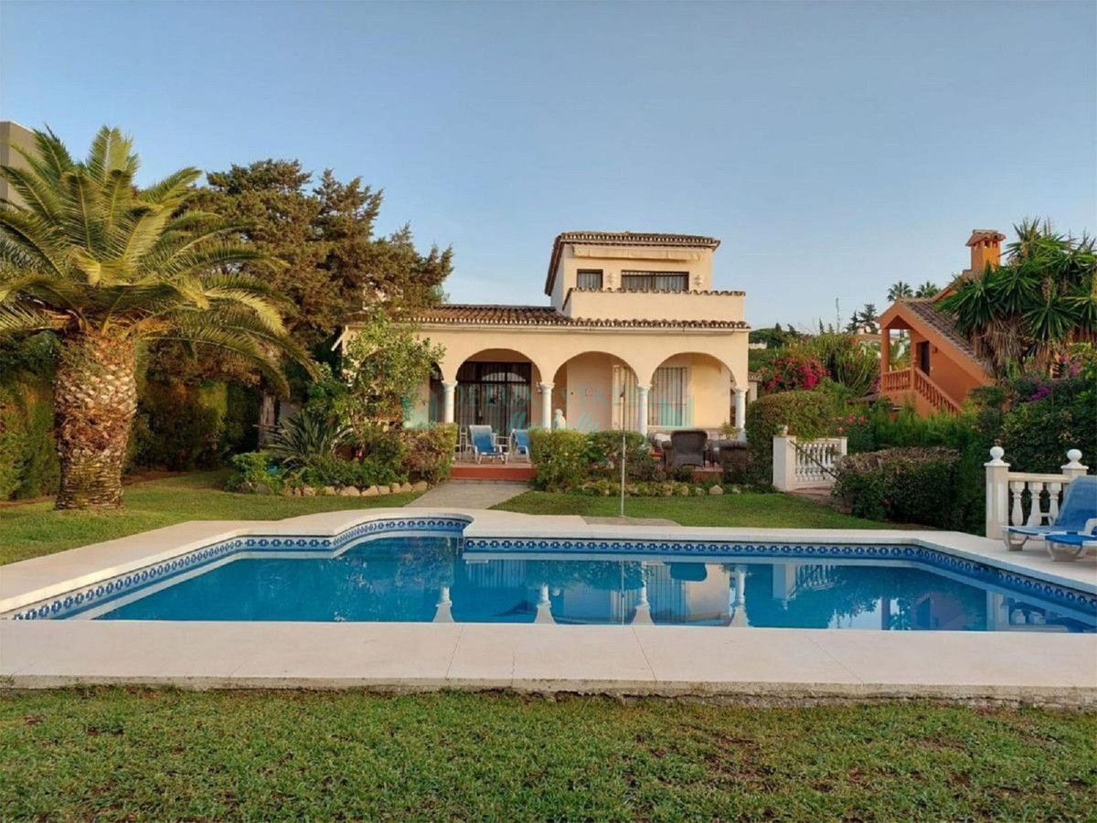 Villa for sale in Marbesa, Marbella East