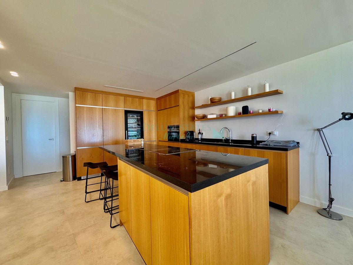 Apartment for sale in Cabopino, Marbella East
