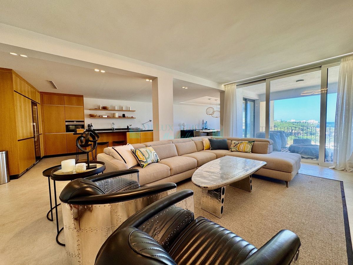 Apartment for sale in Cabopino, Marbella East