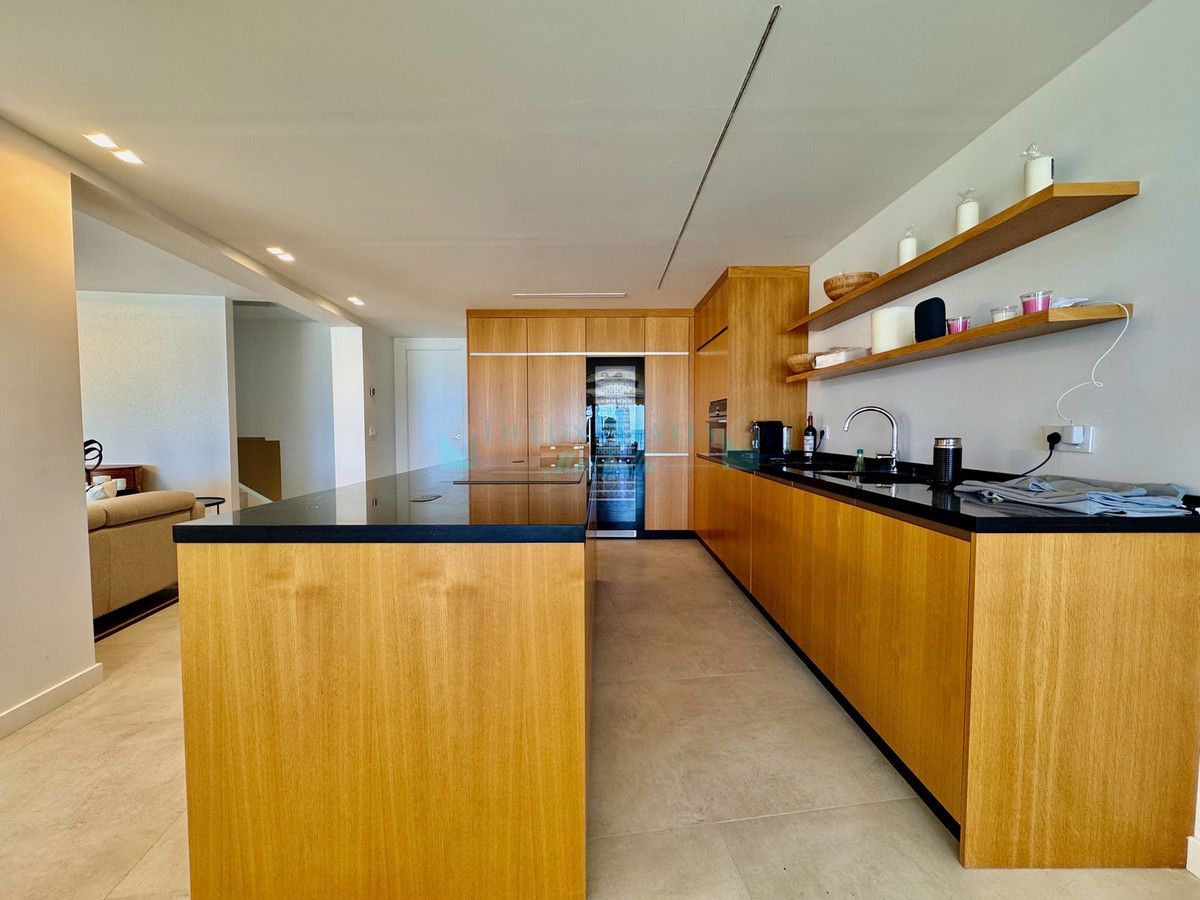 Apartment for sale in Cabopino, Marbella East