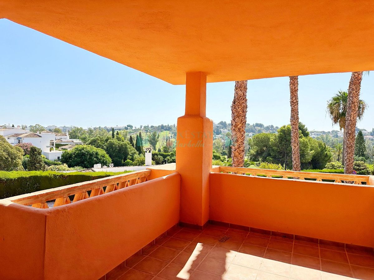 Apartment for sale in El Paraiso, Estepona