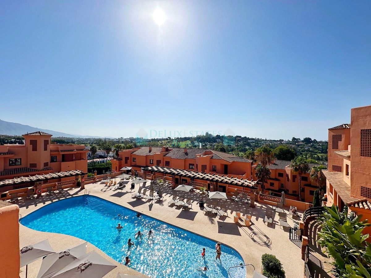 Apartment for sale in El Paraiso, Estepona