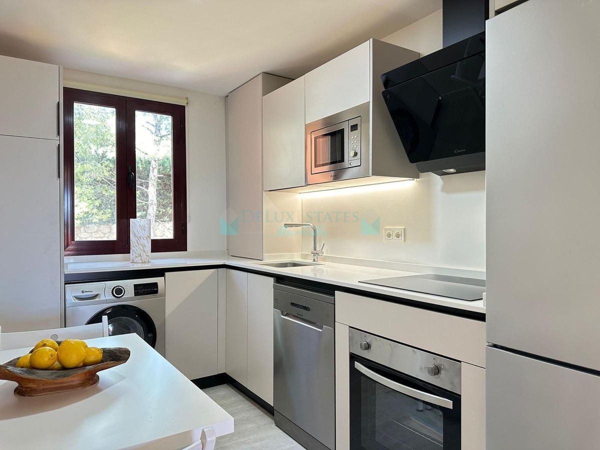 Apartment for sale in El Paraiso, Estepona