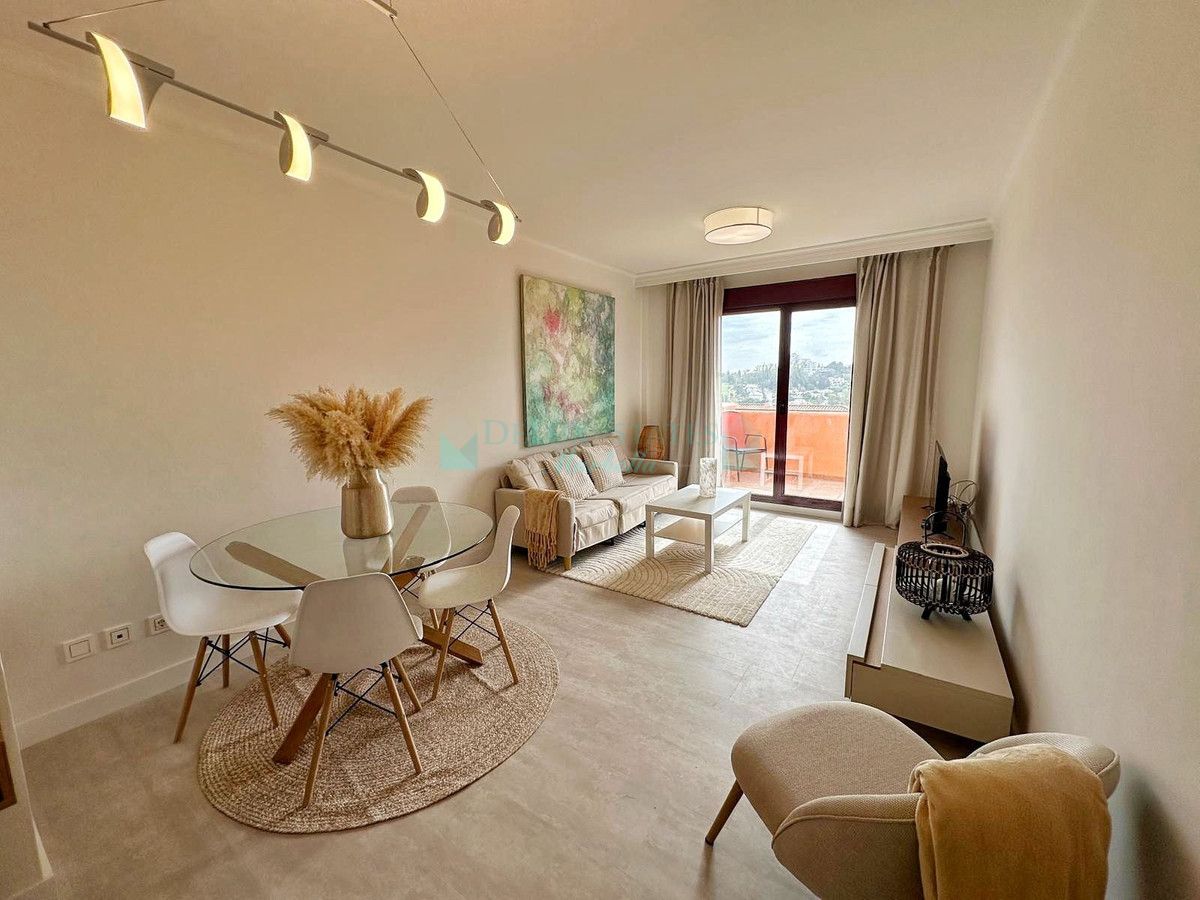 Apartment for sale in El Paraiso, Estepona