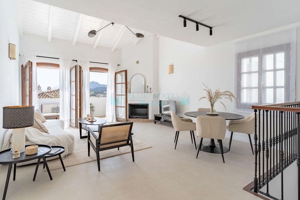 Town House for sale in Benahavis