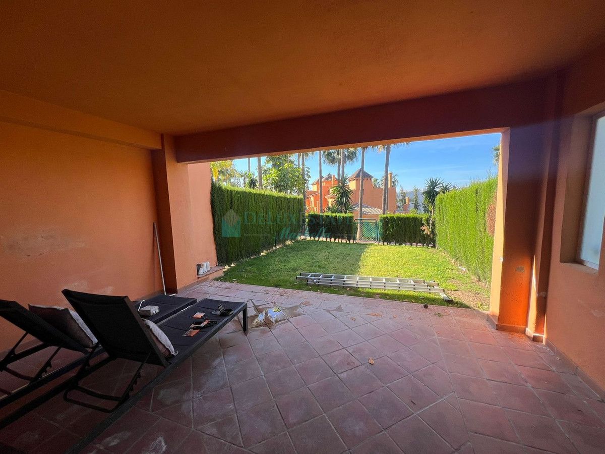 Semi Detached Villa for rent in Benahavis