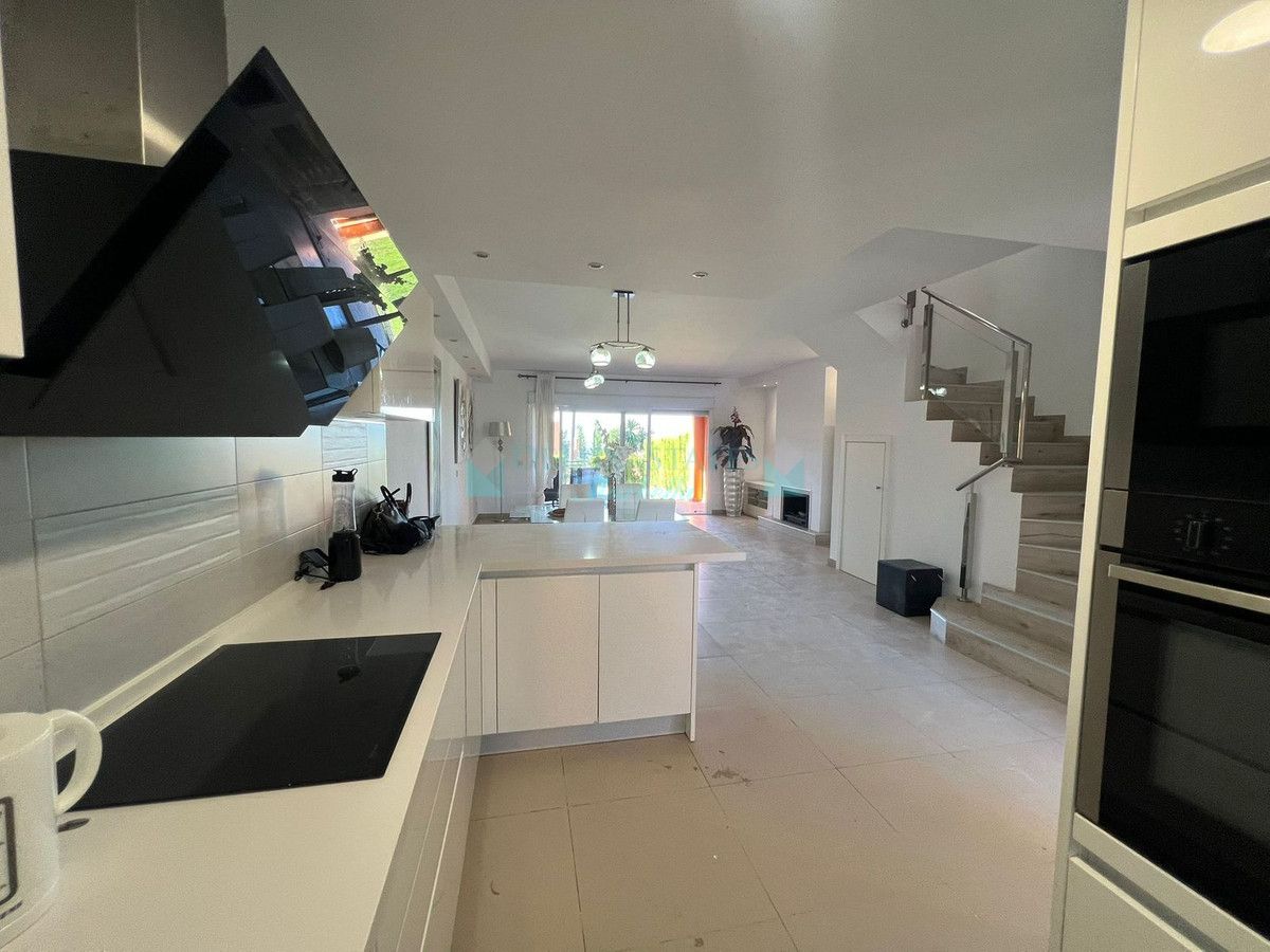 Semi Detached Villa for rent in Benahavis