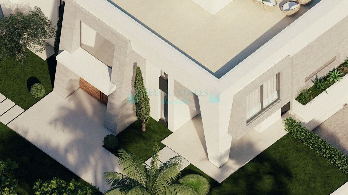 Villa en venta en Elviria, Marbella Este