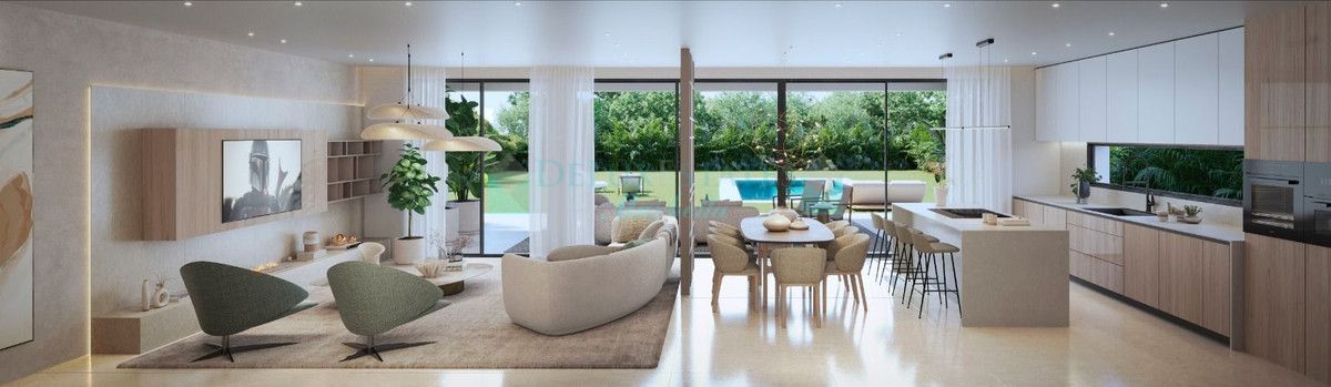 Villa en venta en Elviria, Marbella Este