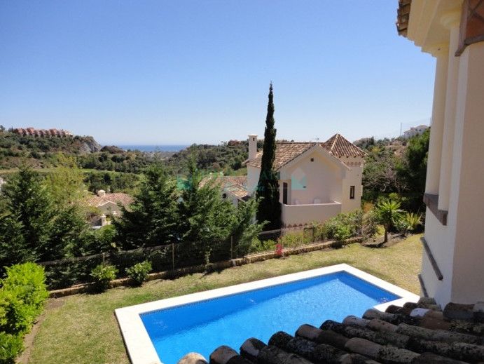 Villa for sale in Los Arqueros, Benahavis