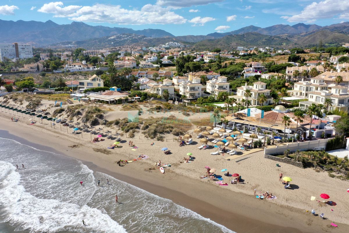 Adosado en alquiler en Las Chapas, Marbella Este