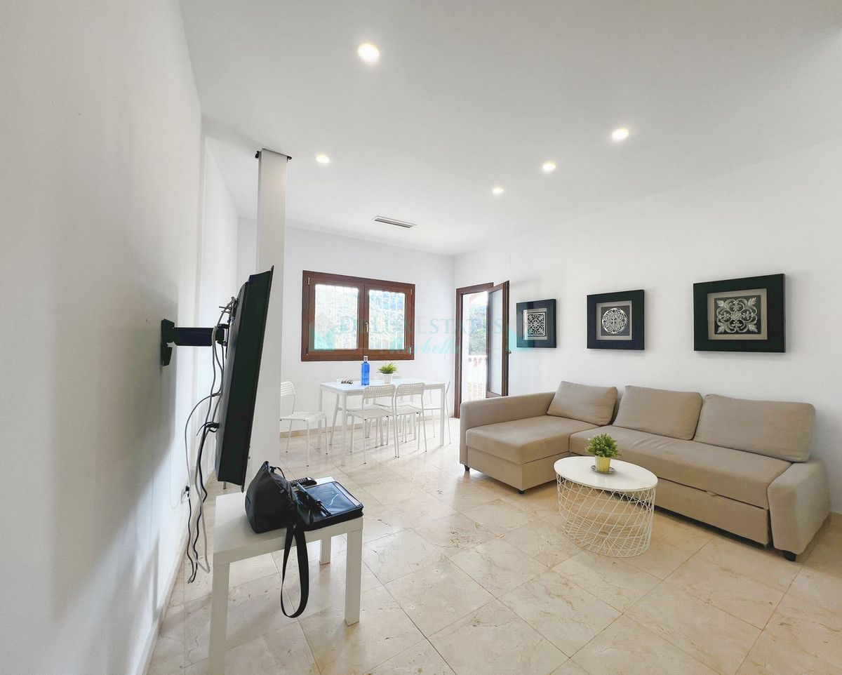 Apartment for sale in Benahavis