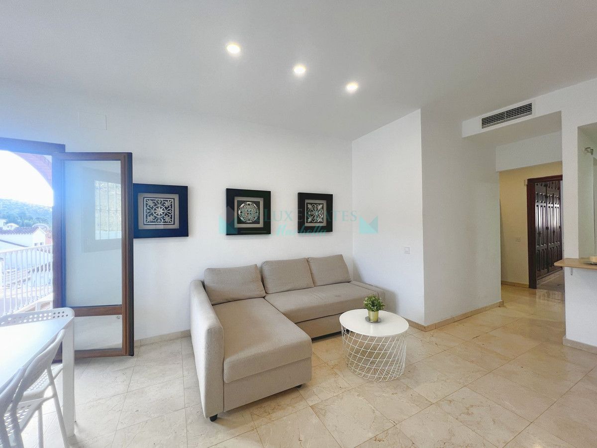 Apartment for sale in Benahavis