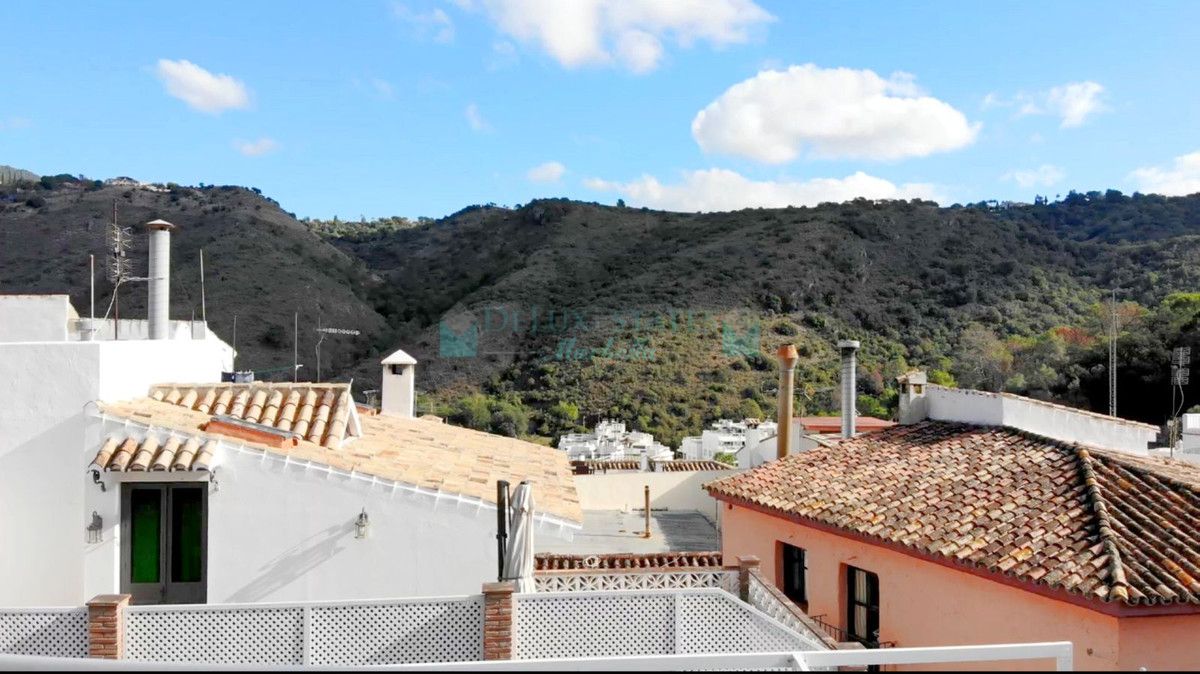 Apartment for sale in Benahavis