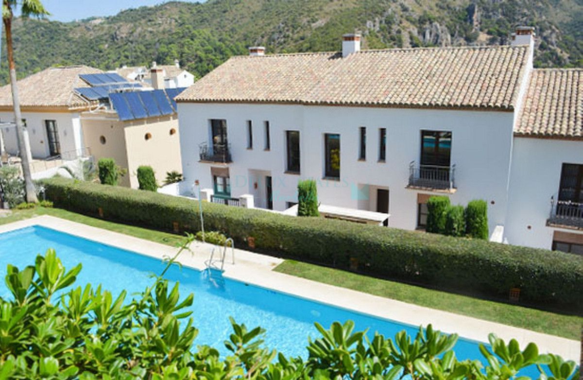 Town House for sale in Benahavis