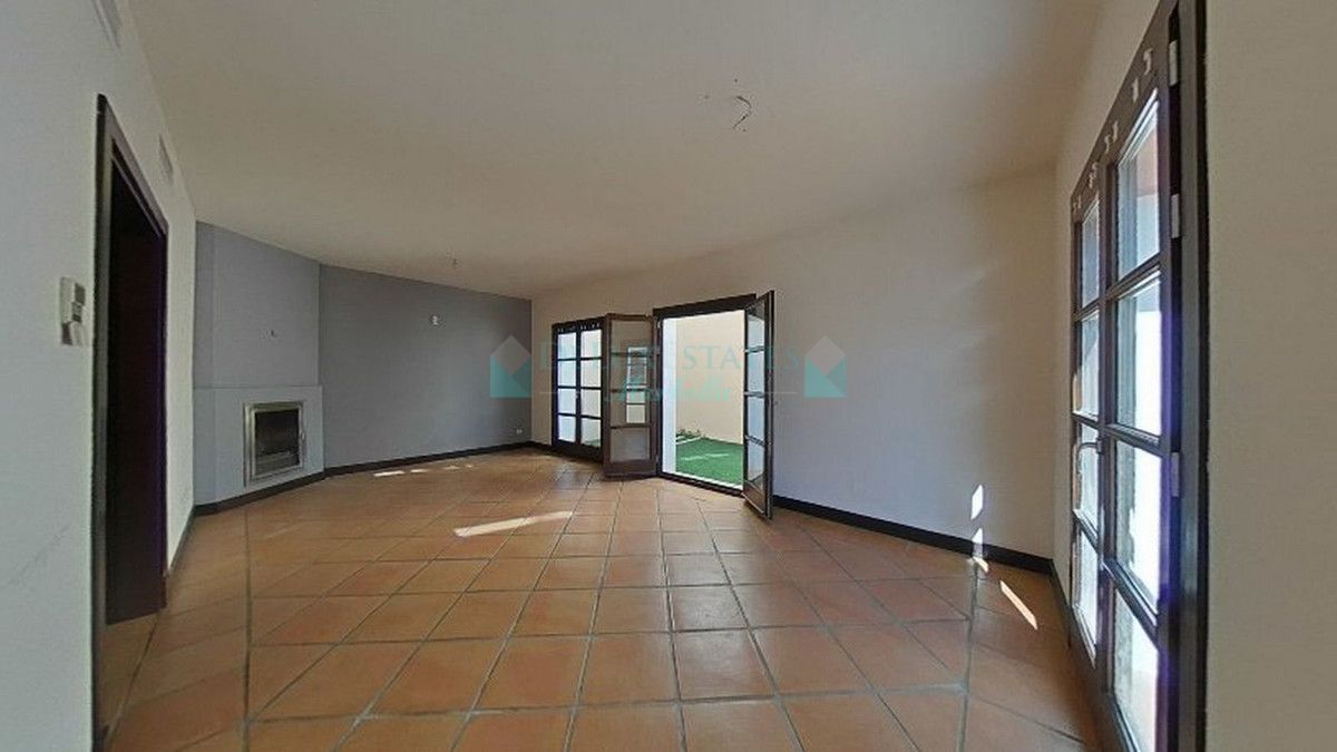 Town House for sale in Benahavis