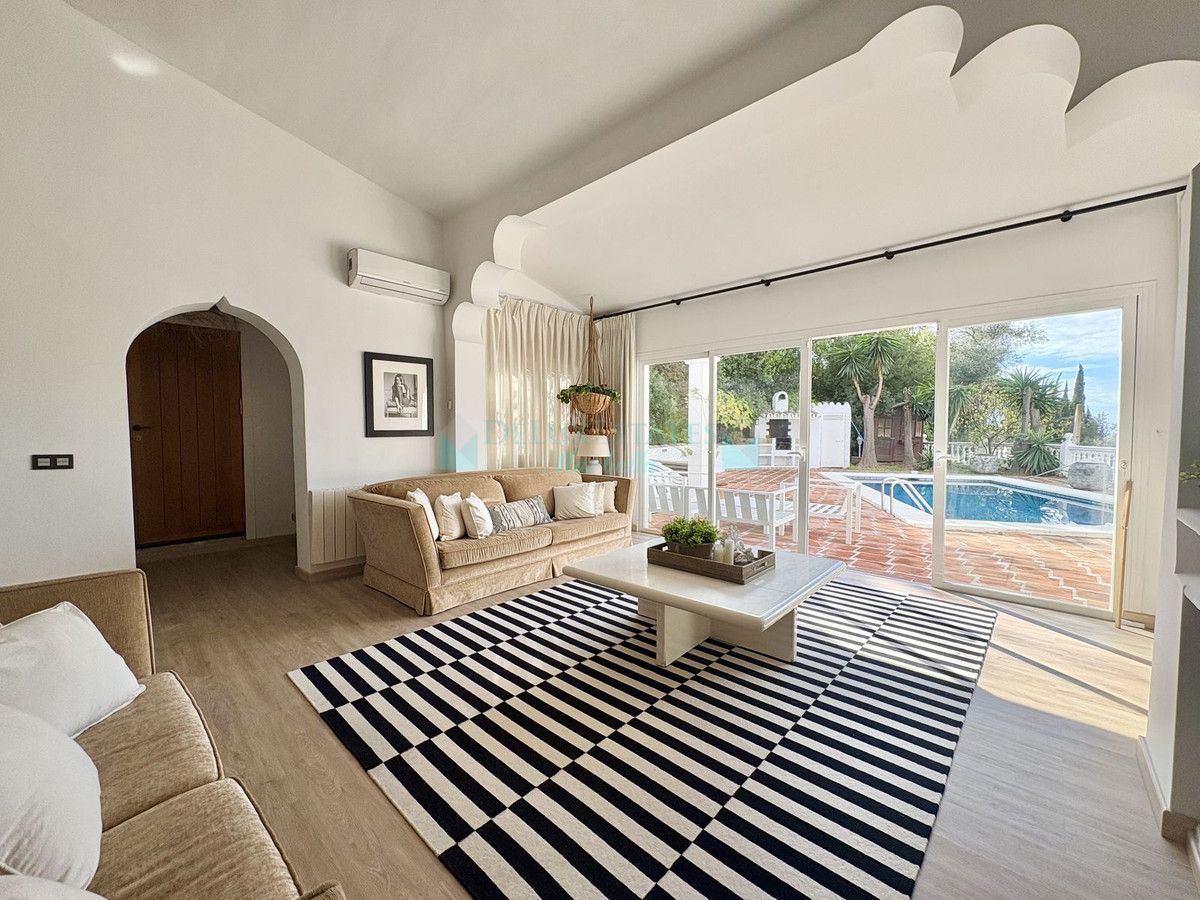 Villa for rent in El Rosario, Marbella East