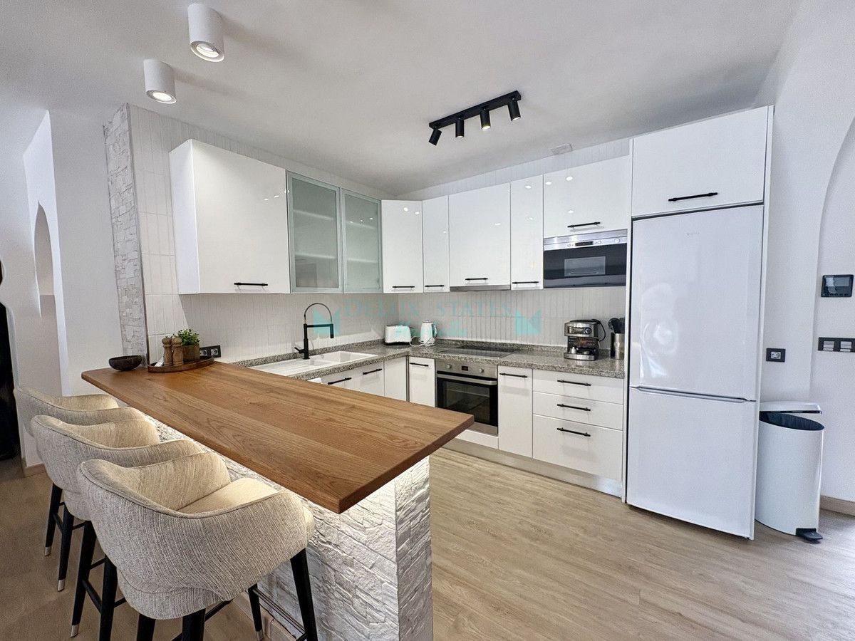 Villa for rent in El Rosario, Marbella East