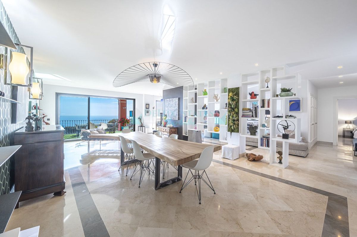 Apartment for sale in La Mairena, Marbella East