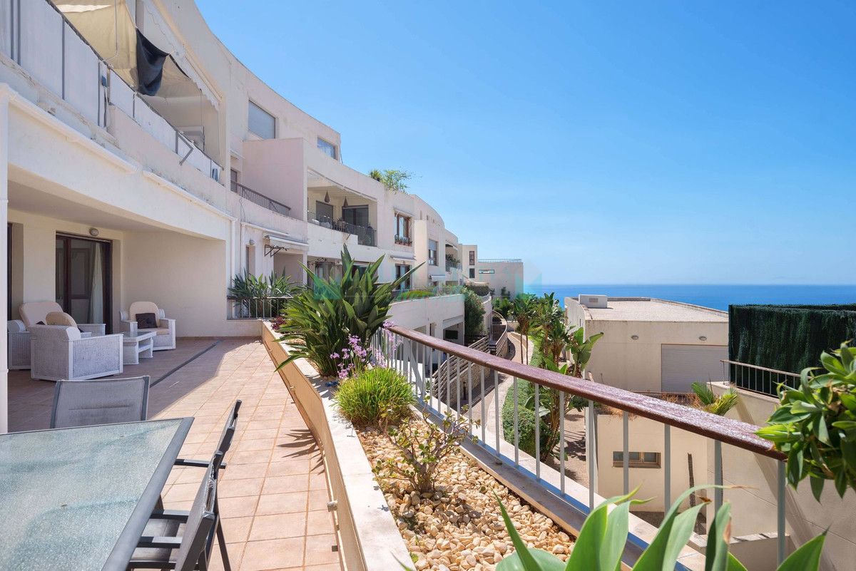 Ground Floor Apartment for sale in Los Altos de los Monteros, Marbella East