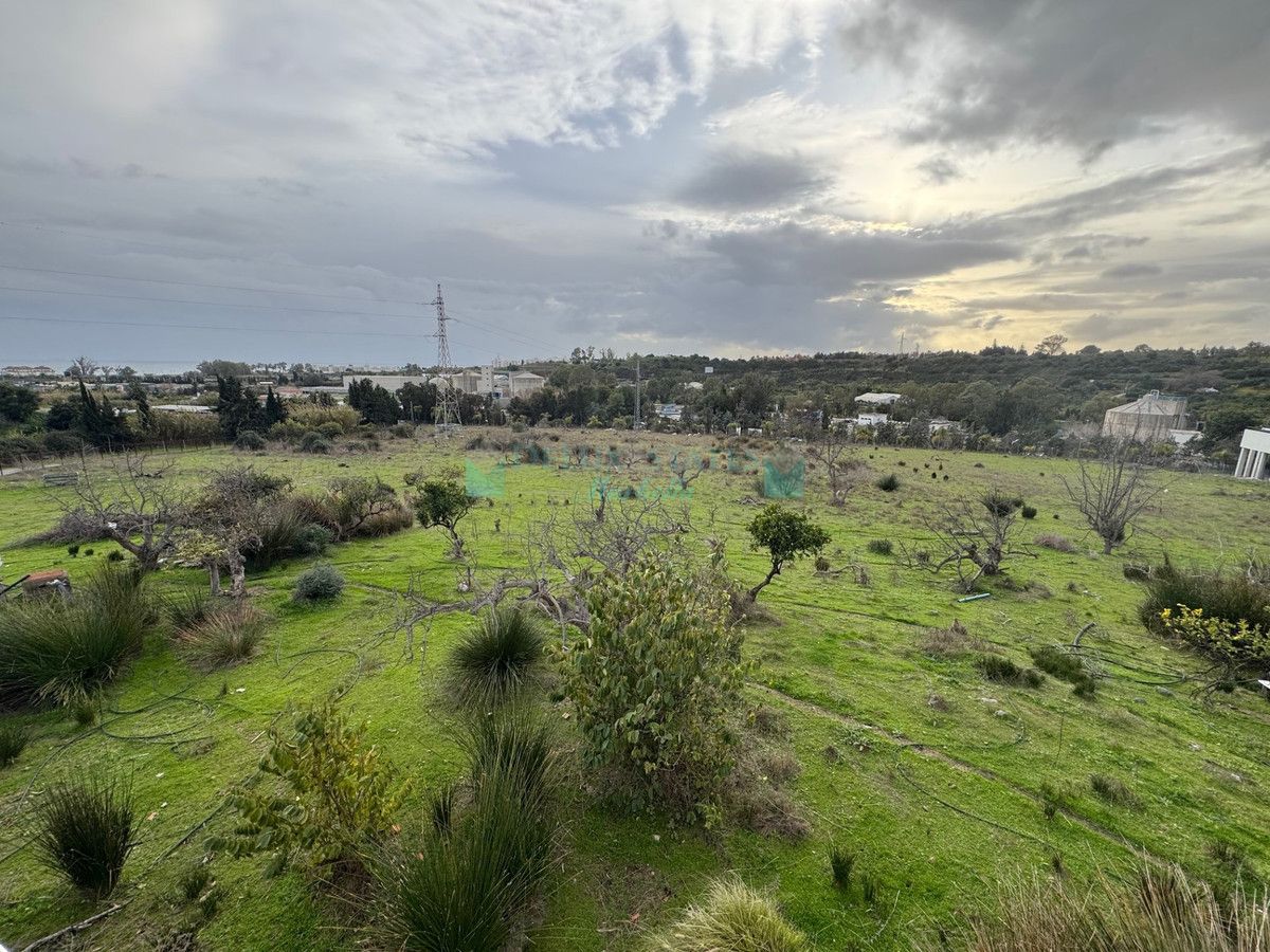 Villa for sale in Estepona