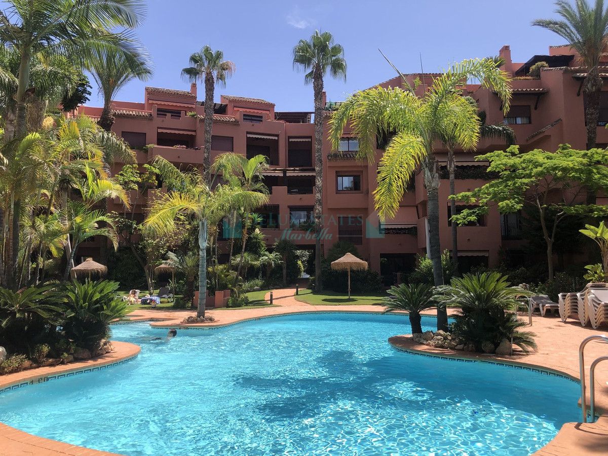 Ground Floor Apartment for sale in El Rosario, Marbella East