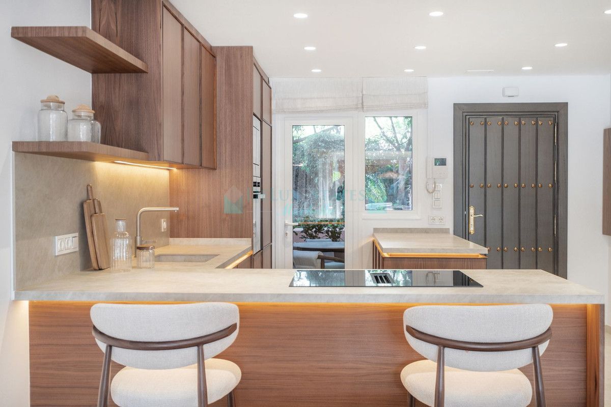 Villa Pareada en alquiler en Marbella Golden Mile