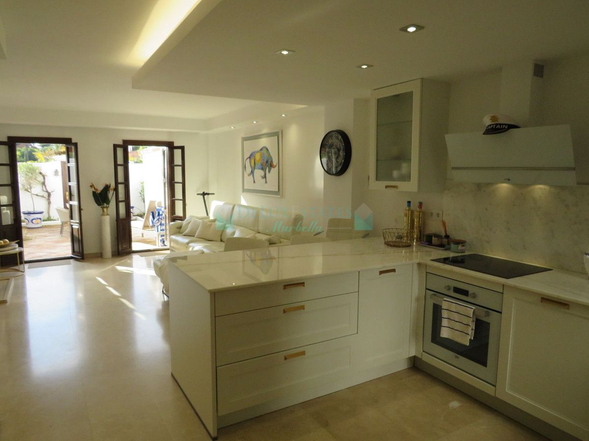 Town House for sale in Estepona