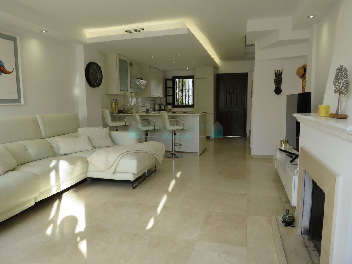 Town House for sale in Estepona