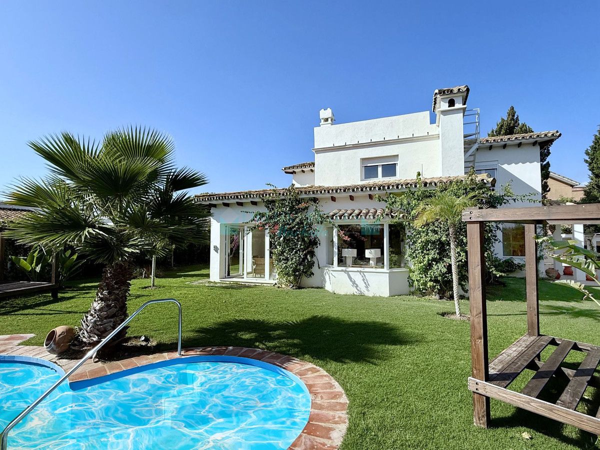 Villa en venta en Guadalmina Alta, San Pedro de Alcantara