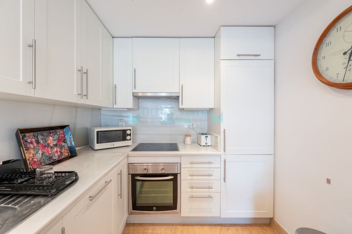 Apartment for sale in Rio Real, Marbella East