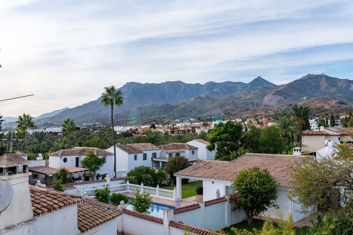 Apartment for sale in Rio Real, Marbella East