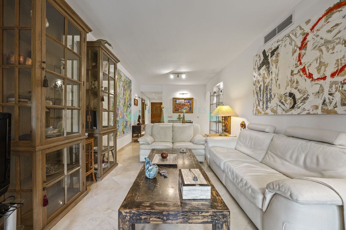 Apartamento en venta en El Rosario, Marbella Este