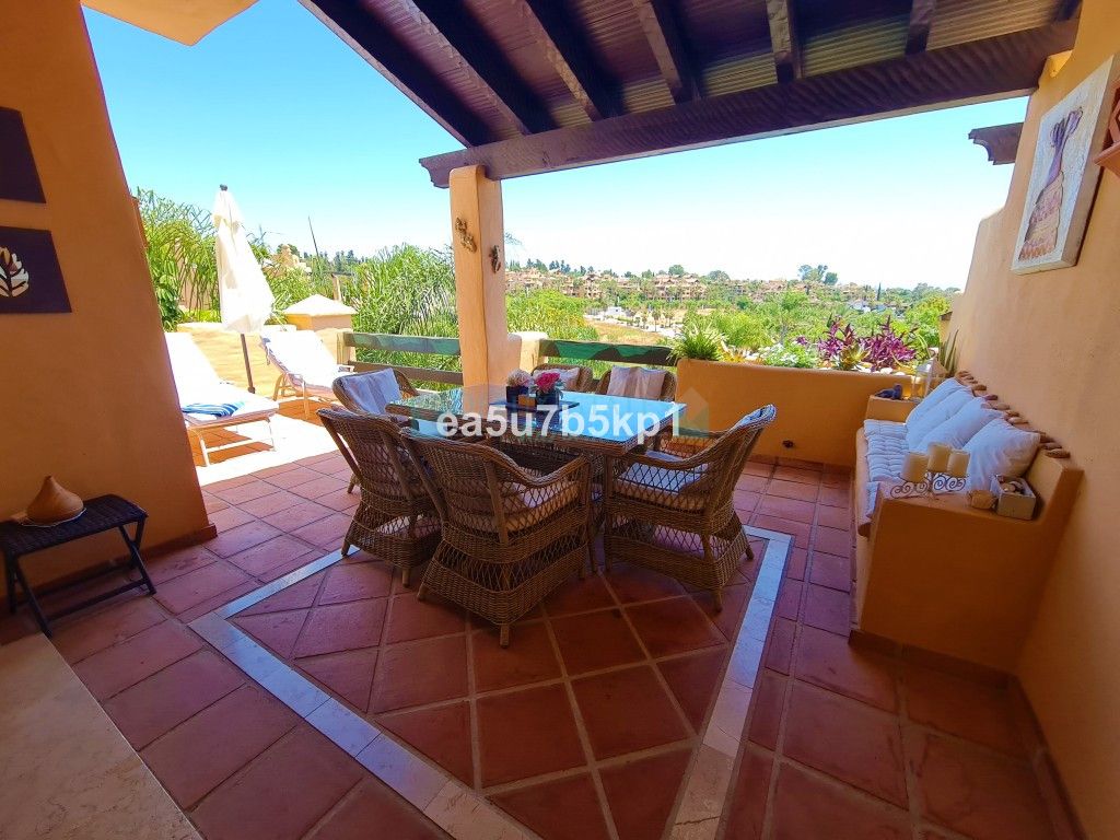 Penthouse for sale in New Golden Mile, Estepona