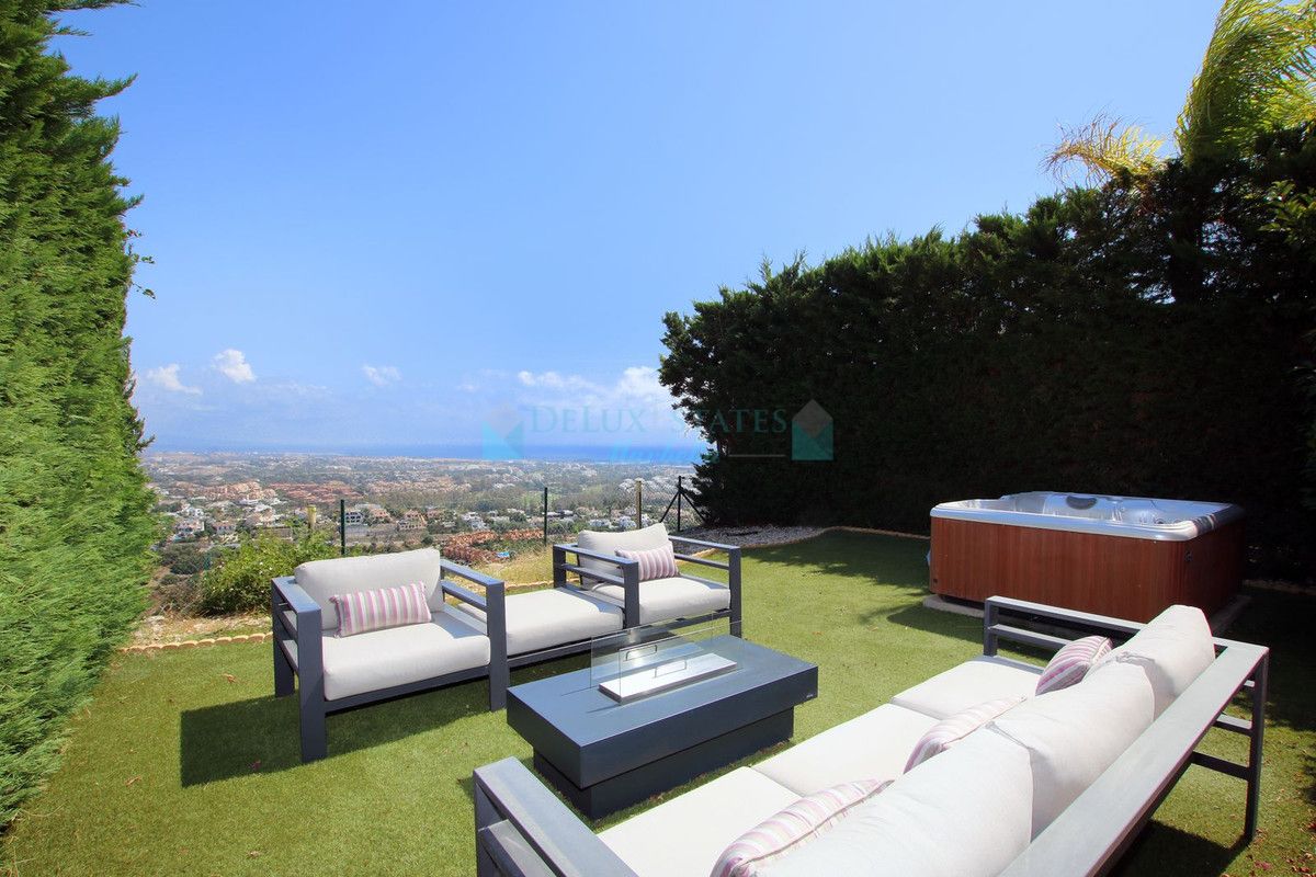 Town House for sale in Benahavis