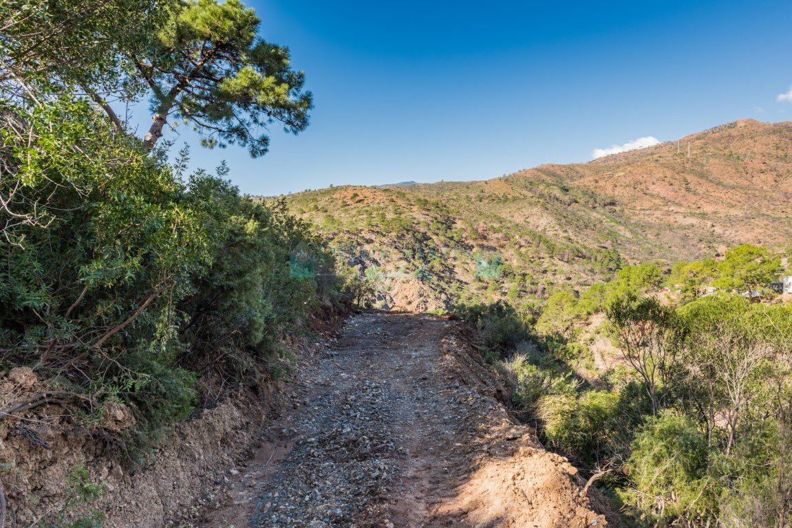 Parcela en venta en Benahavis