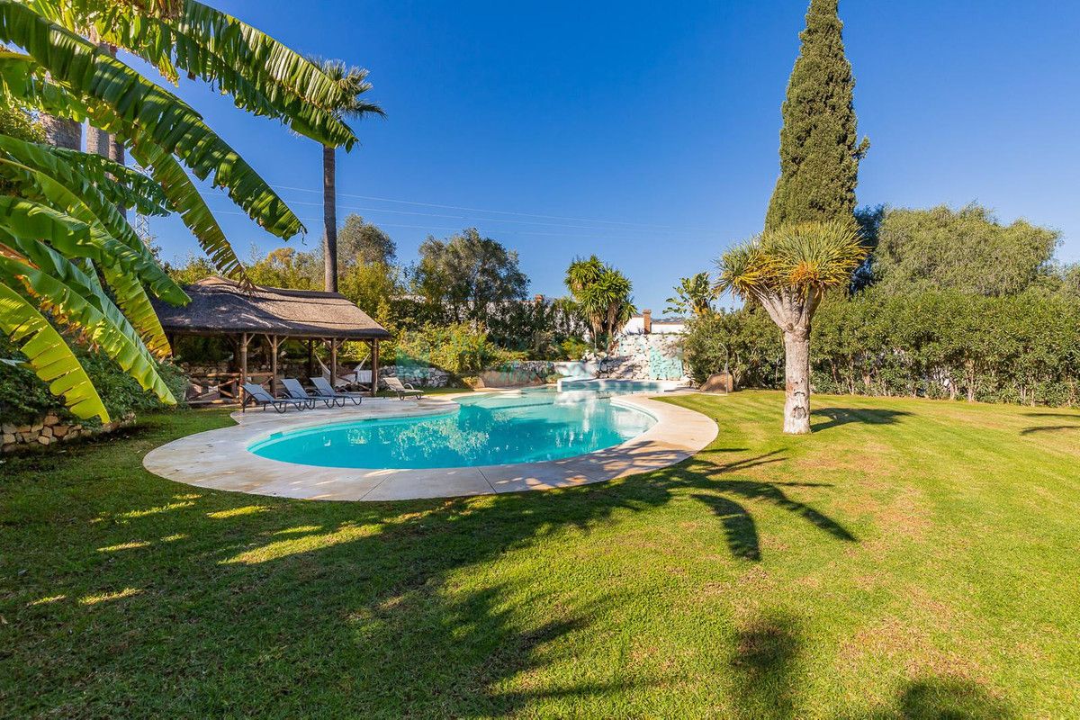 Villa for rent in Benahavis