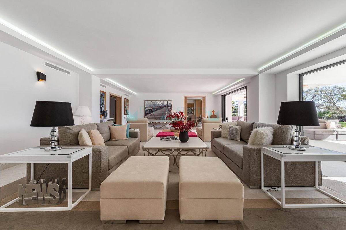 Villa for rent in Benahavis