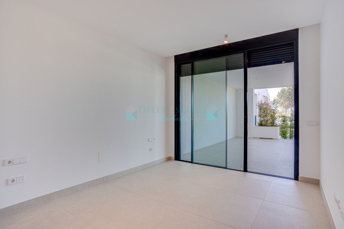 Apartamento Planta Baja en venta en Artola, Marbella Este