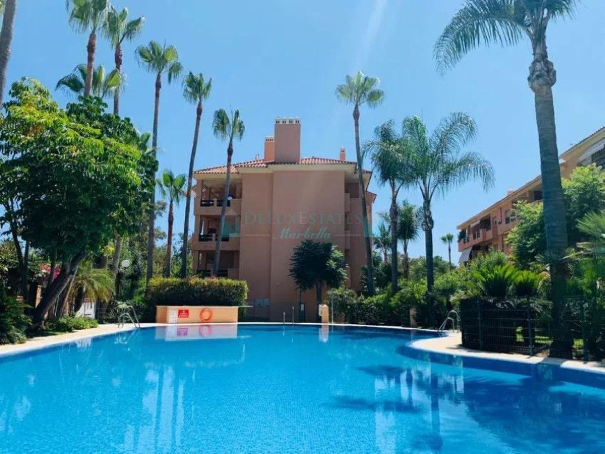 Ground Floor Apartment for sale in Cabopino, Marbella East