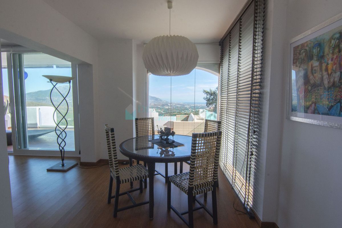 Apartamento en venta en La Mairena, Marbella Este