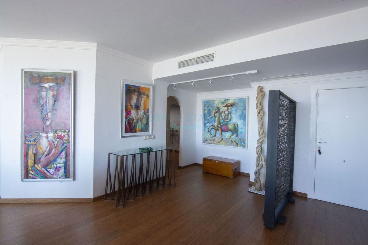 Apartamento en venta en La Mairena, Marbella Este