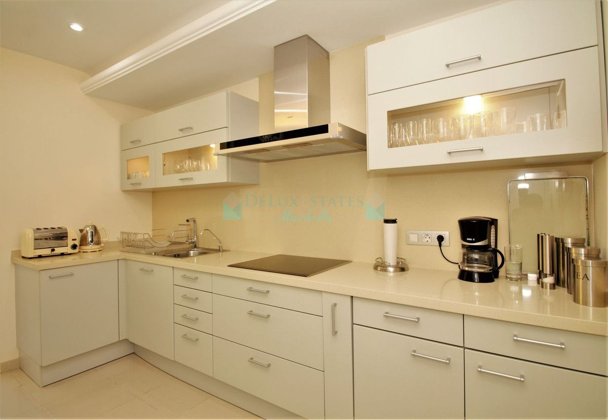 Apartment for sale in New Golden Mile, Estepona