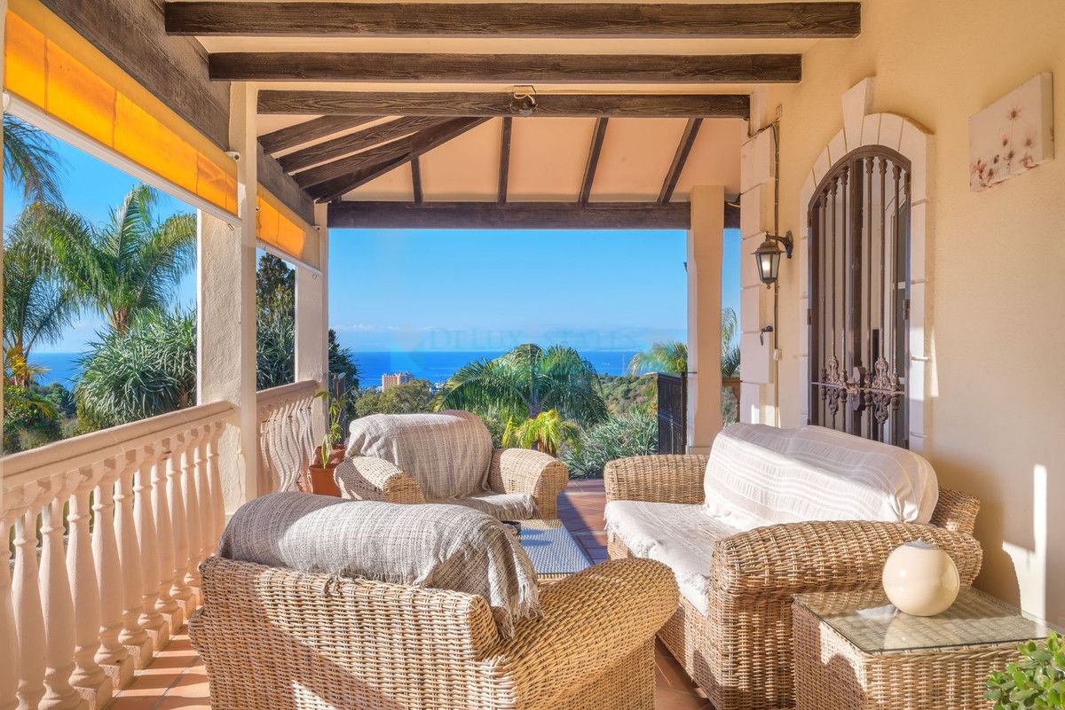 Villa for sale in Los Altos de los Monteros, Marbella East