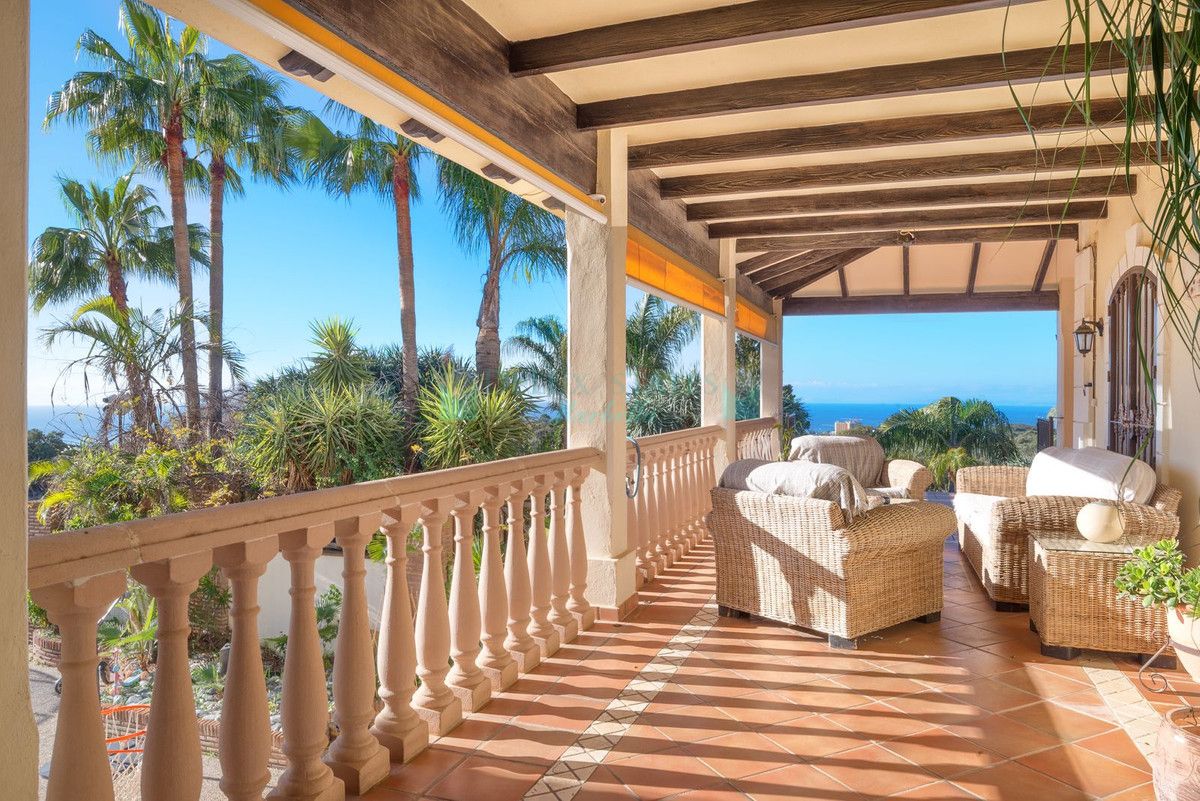 Villa for sale in Los Altos de los Monteros, Marbella East