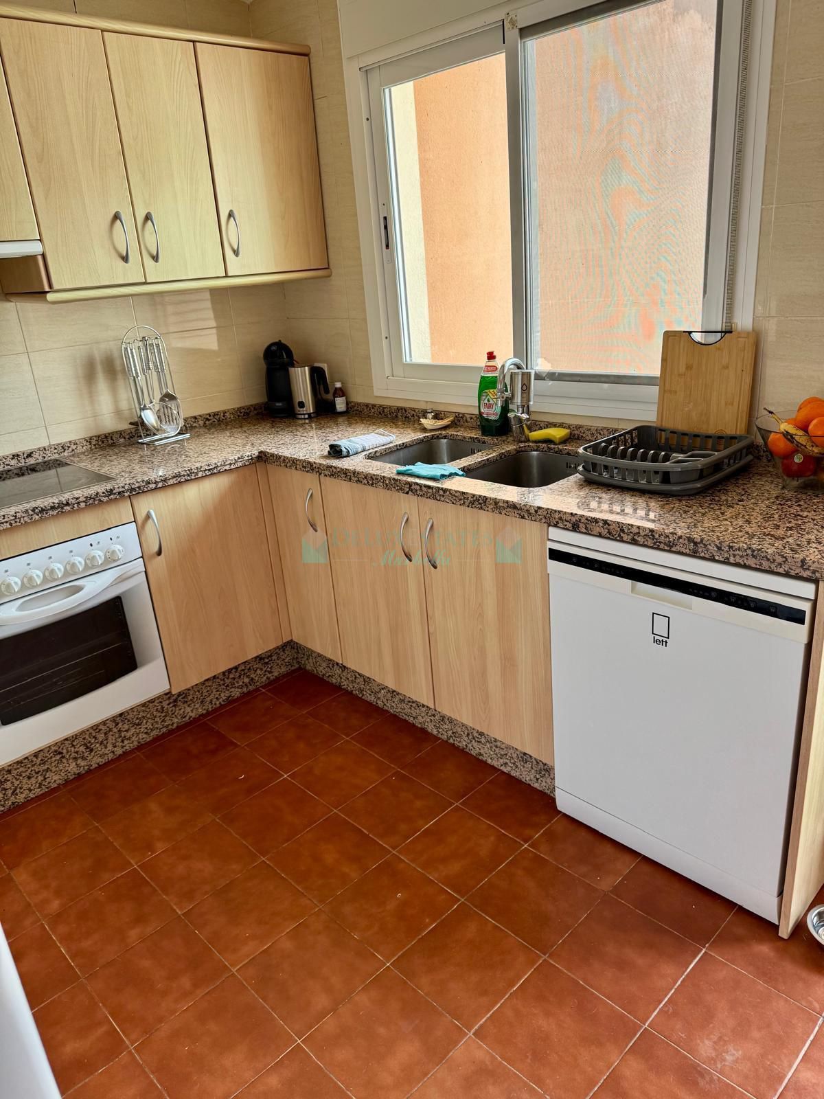 Semi Detached Villa for rent in Estepona