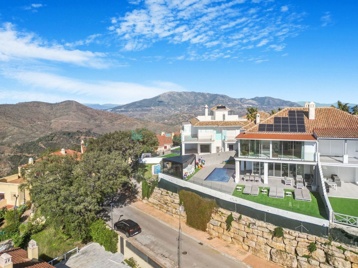 Villa Pareada en venta en Elviria, Marbella Este