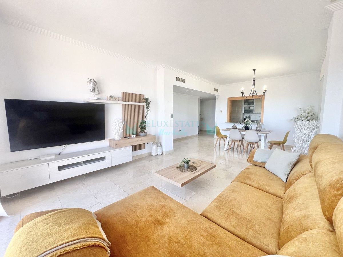 Penthouse for sale in Selwo, Estepona